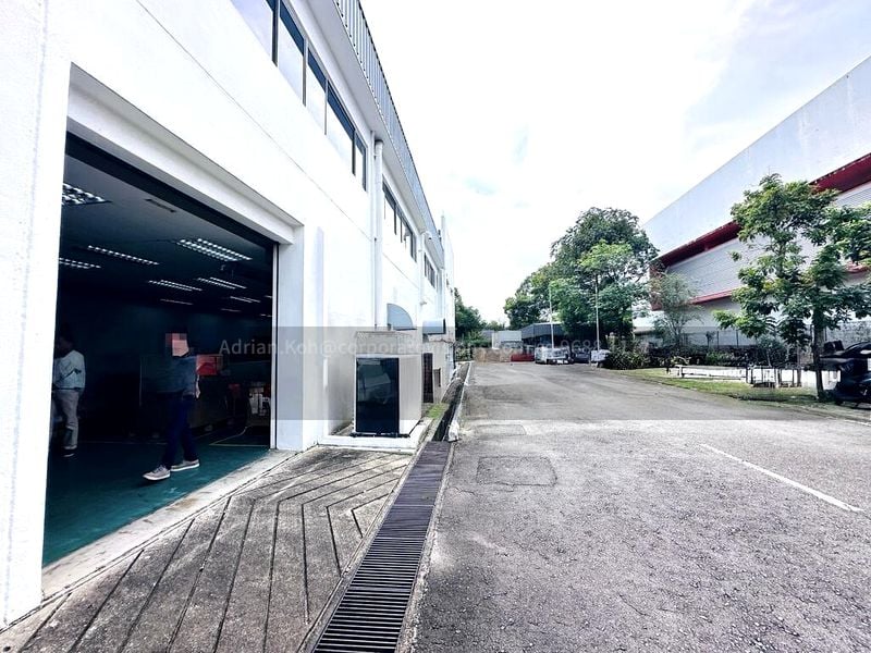 Factory / Workshop (B2) for Rent: STANDALONE FACTORY WAREHOUSE OFF AYE, featuring Corporate Frontage and an Overhead Crane fitted office. - Image 5
