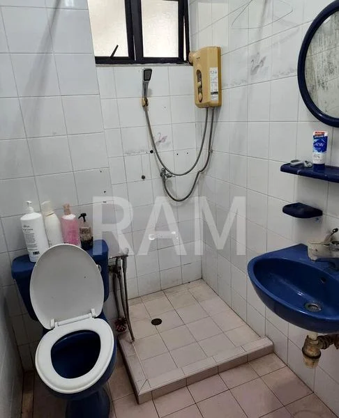 Common Room (Condo) for Rent in Kingsley Mansions - Image 3