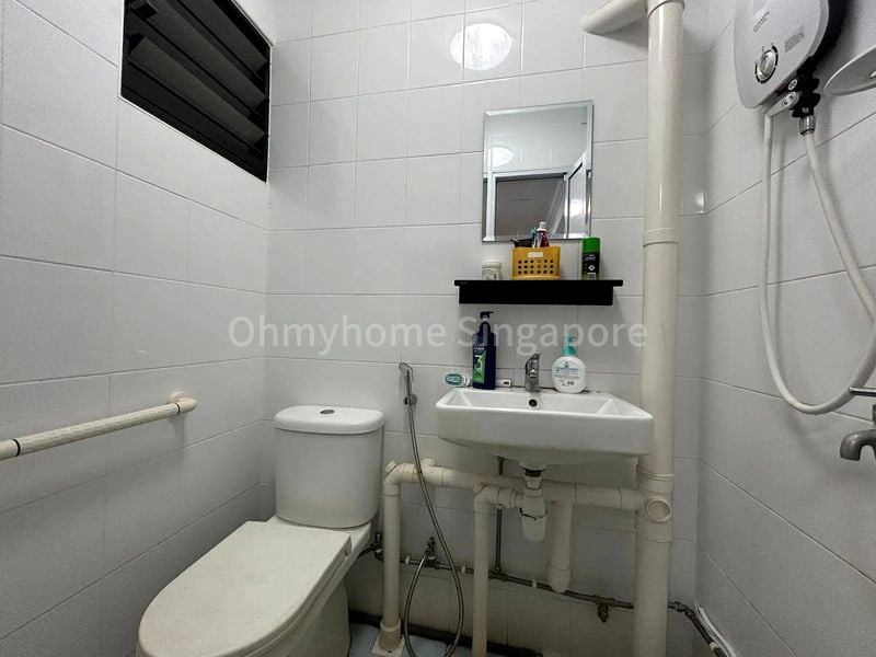 3 Room (3A) HDB for Rent in  180 Ang Mo Kio Avenue 5 - Image 4