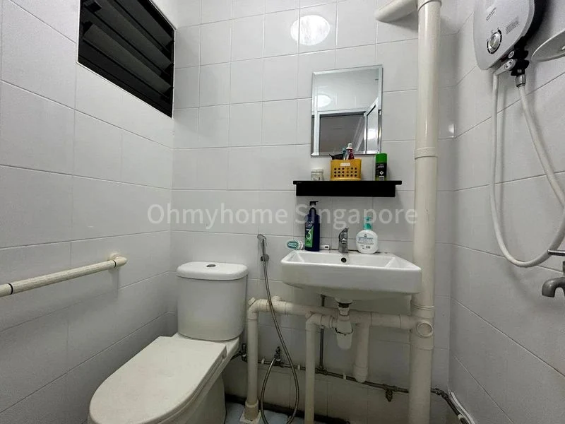 3 Room (3A) HDB for Rent in  180 Ang Mo Kio Avenue 5 - Image 4