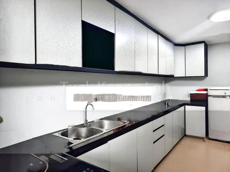 4 Room (4NG) HDB for Sale in 123 Marsiling Rise - Image 1