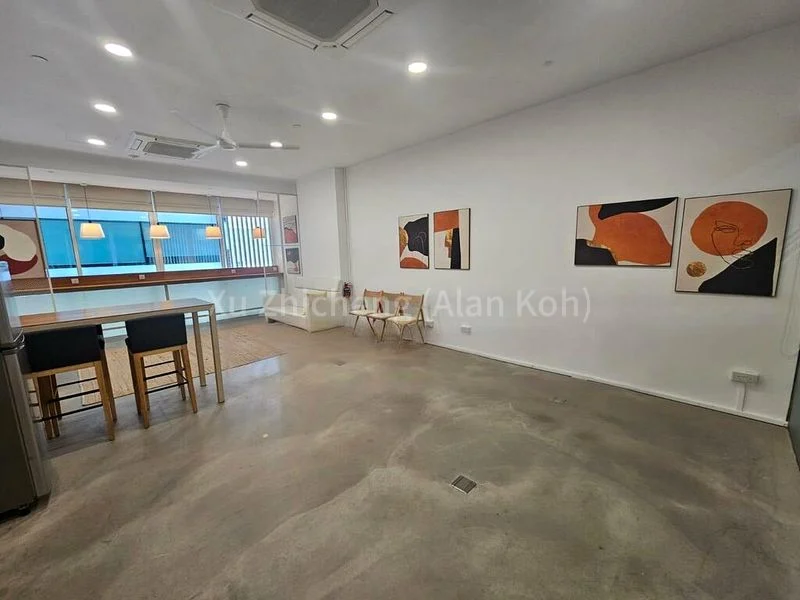 Office for Rent: High Street Centre - Image 1