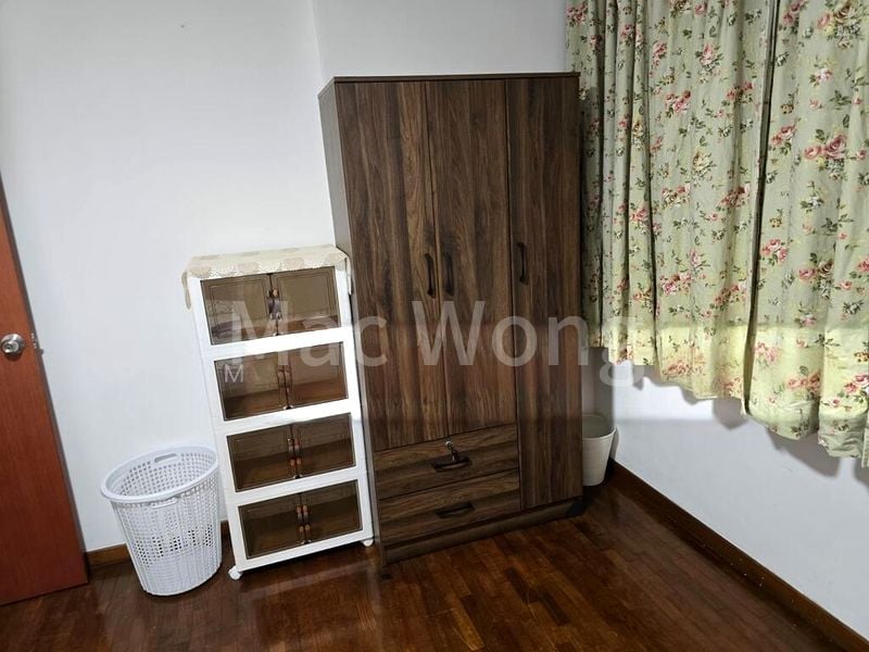 Common Room (HDB) for Rent in  12 North Bridge Road - Image 3