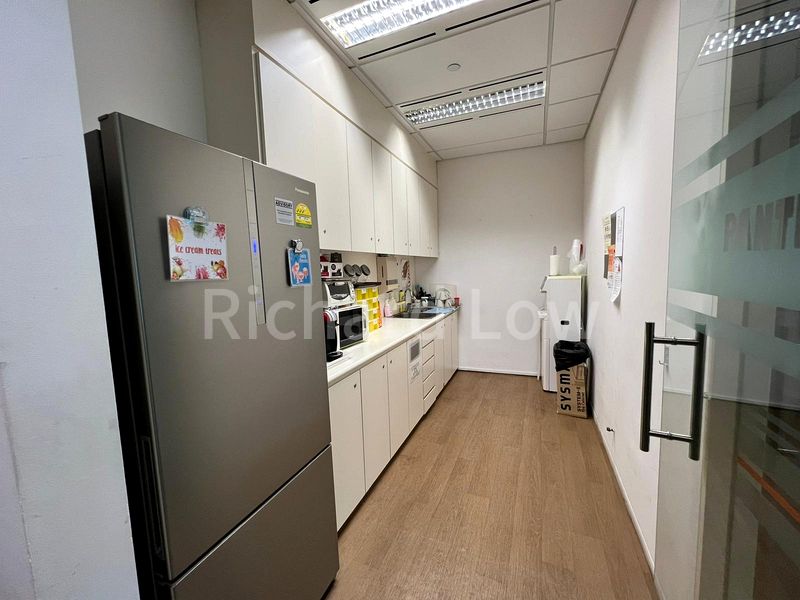 e-Business for Rent in  The Signature - Image 10