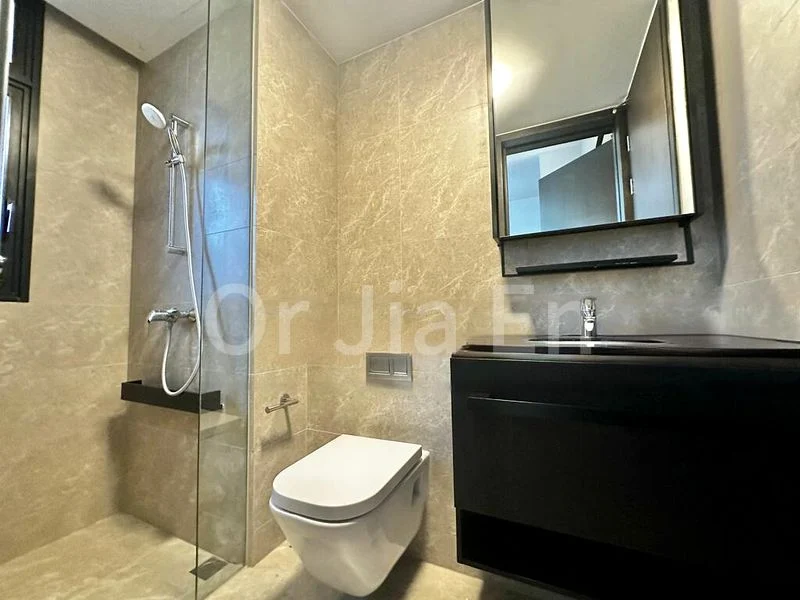 5 Bed Condo for Sale in  Park Colonial - Image 6