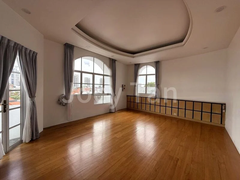 6 Bed Semi-Detached House (Landed) for Sale in East Coast Hill - Image 1