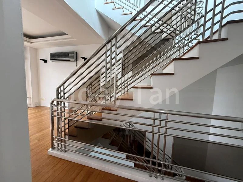 6 Bed Semi-Detached House (Landed) for Sale in East Coast Hill - Image 4