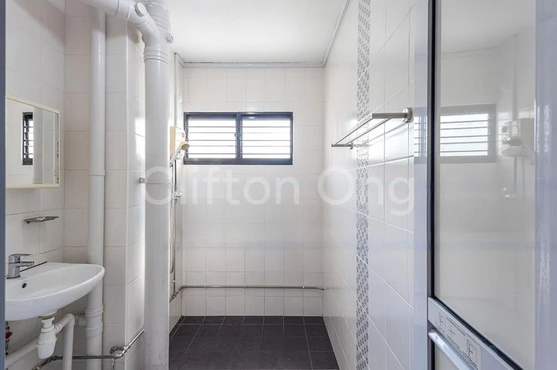 Maisonette HDB for Sale in 238 Hougang Avenue 1 - Image 6