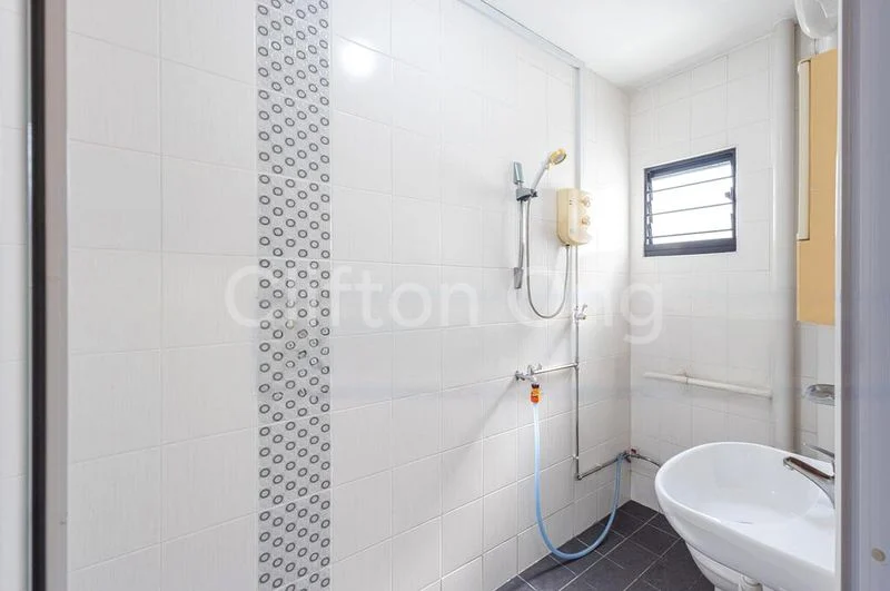 Maisonette HDB for Sale in 238 Hougang Avenue 1 - Image 9