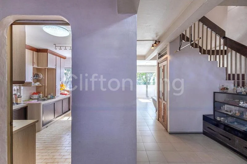 Maisonette HDB for Sale in 238 Hougang Avenue 1 - Image 16