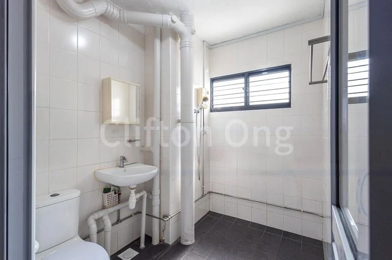 Maisonette HDB for Sale in 238 Hougang Avenue 1 - Image 5