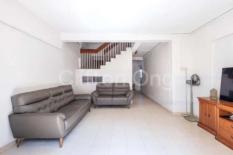 Maisonette HDB for Sale in 238 Hougang Avenue 1 - Image 17