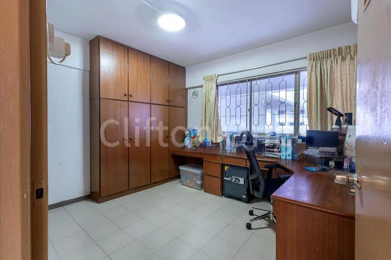 Maisonette HDB for Sale in 238 Hougang Avenue 1 - Image 4