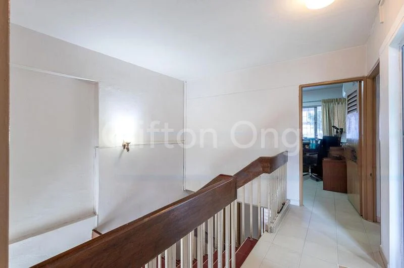 Maisonette HDB for Sale in 238 Hougang Avenue 1 - Image 3
