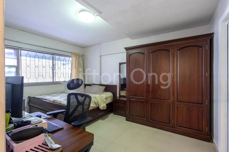 Maisonette HDB for Sale in 238 Hougang Avenue 1 - Image 8