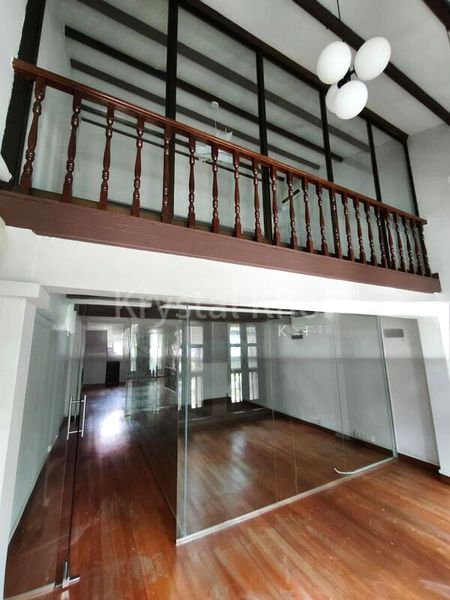 Office for Rent: A Unique 3.5 Sty Whole Building Shophouse, Fully-Covered near MRT - Image 7