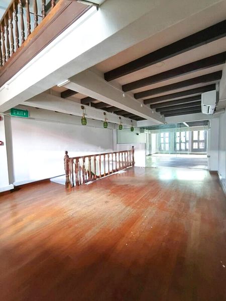 Office for Rent: A Unique 3.5 Sty Whole Building Shophouse, Fully-Covered near MRT - Image 10