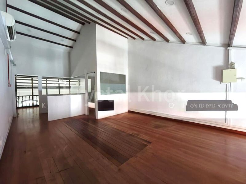 Office for Rent: A Unique 3.5 Sty Whole Building Shophouse, Fully-Covered near MRT - Image 5