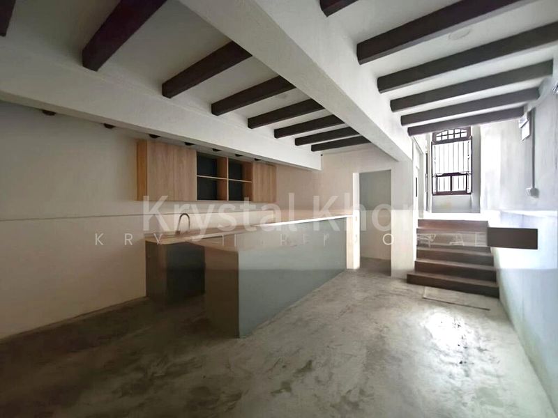 Office for Rent: A Unique 3.5 Sty Whole Building Shophouse, Fully-Covered near MRT - Image 18