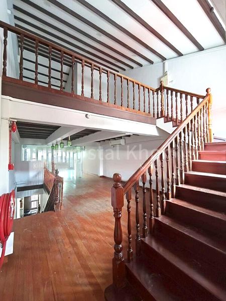 Office for Rent: A Unique 3.5 Sty Whole Building Shophouse, Fully-Covered near MRT - Image 20