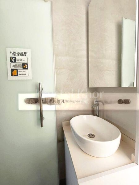 Office for Rent: A Unique 3.5 Sty Whole Building Shophouse, Fully-Covered near MRT - Image 2