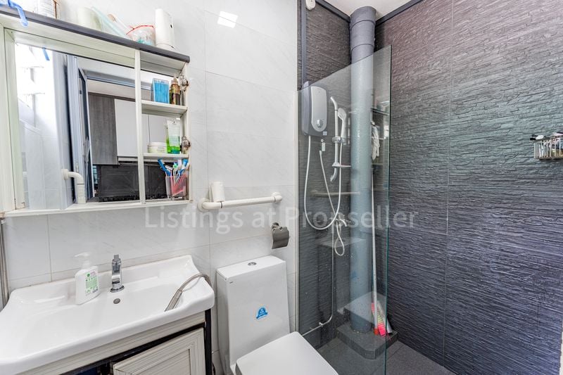 5 Room (5I) HDB for Sale in 831 Woodlands Street 83 - Image 16
