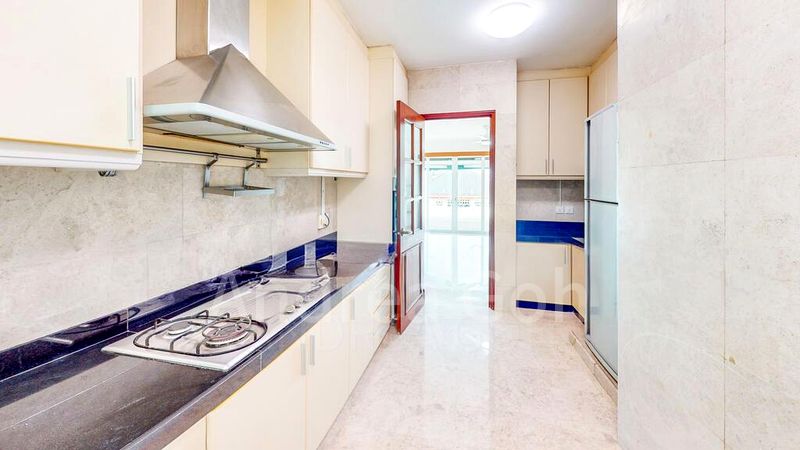 4 Bed Condo for Rent in Pepys Hill Condominium - Image 9