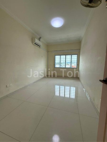 5 Bed Walk-up Apartment (Condo) for Sale in  Beng Tong Mansion - Image 5