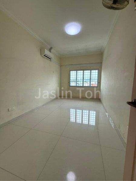 5 Bed Walk-up Apartment (Condo) for Sale in  Beng Tong Mansion - Image 10