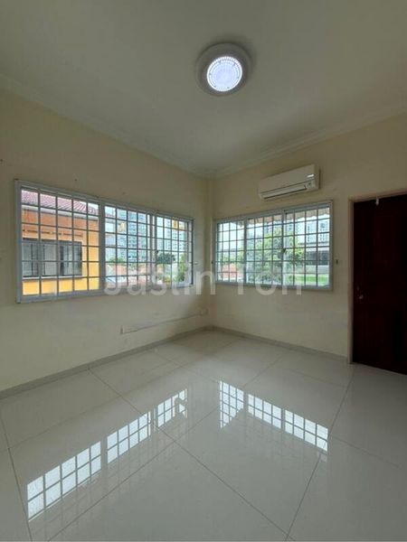 5 Bed Walk-up Apartment (Condo) for Sale in  Beng Tong Mansion - Image 2