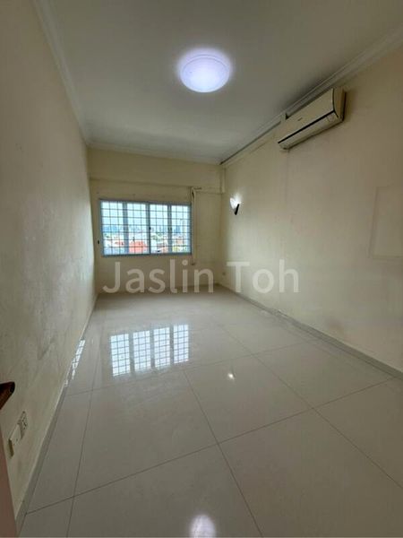 5 Bed Walk-up Apartment (Condo) for Sale in  Beng Tong Mansion - Image 9