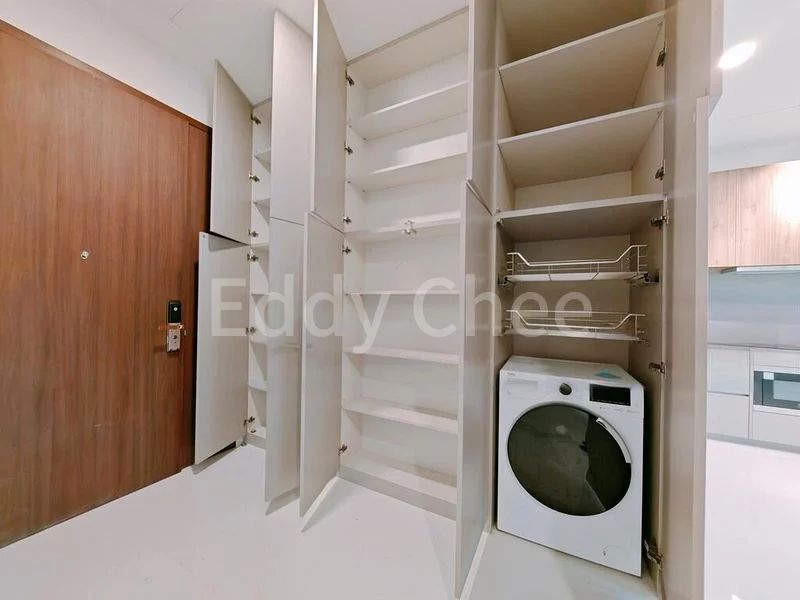 3 Bed Condo for Rent in  Holland Grove Road - Image 3