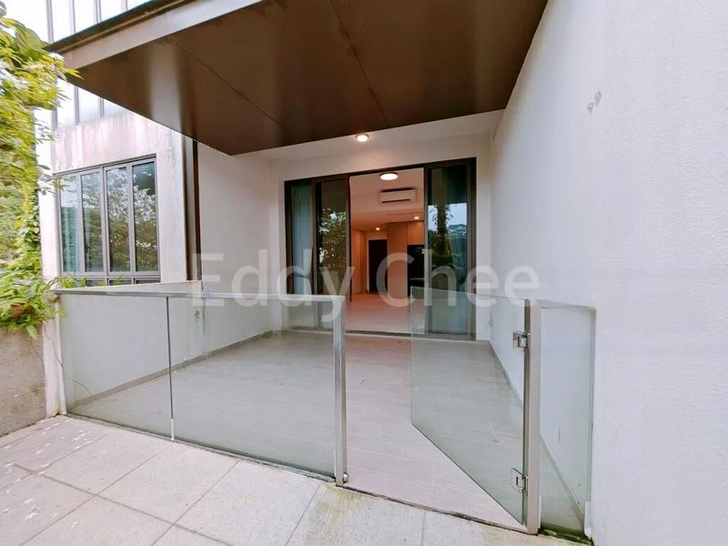 3 Bed Condo for Rent in  Holland Grove Road - Image 4