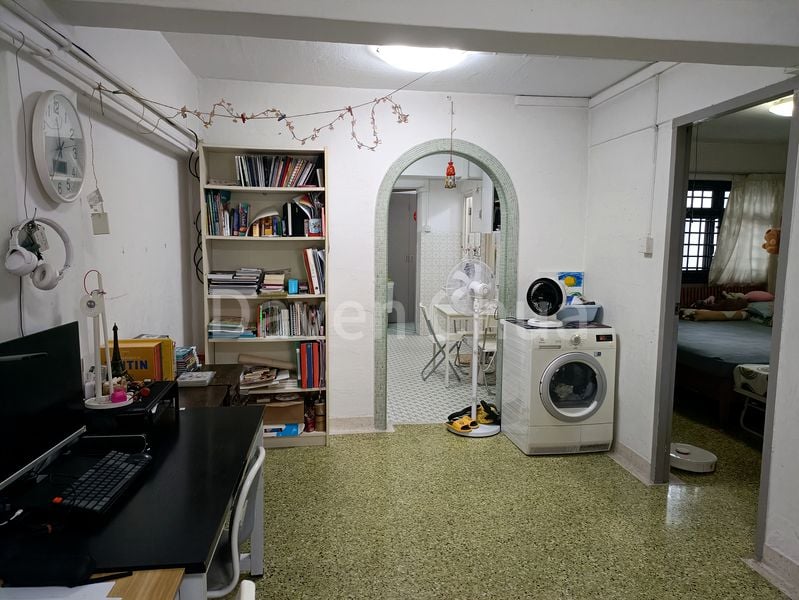 3 Room (3I) HDB for Sale in  21 Ghim Moh Road - Image 2