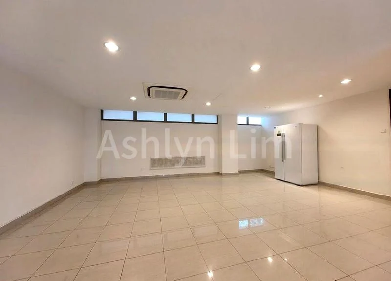 6 Bed Bungalow (Landed) for Rent in  Villas Holland - Image 15