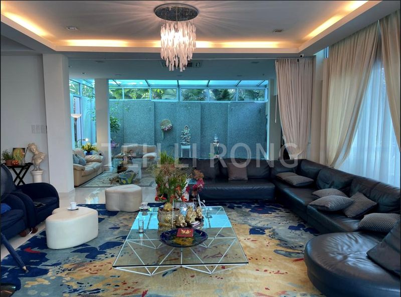 6 Bed Bungalow (Landed) for Sale in  Chatsworth Road - Image 3