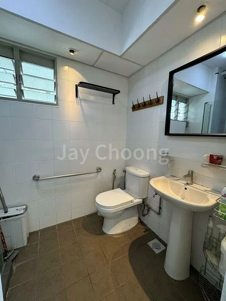 4 Room (4NG) HDB for Rent in  127D Kim Tian Road - Image 5
