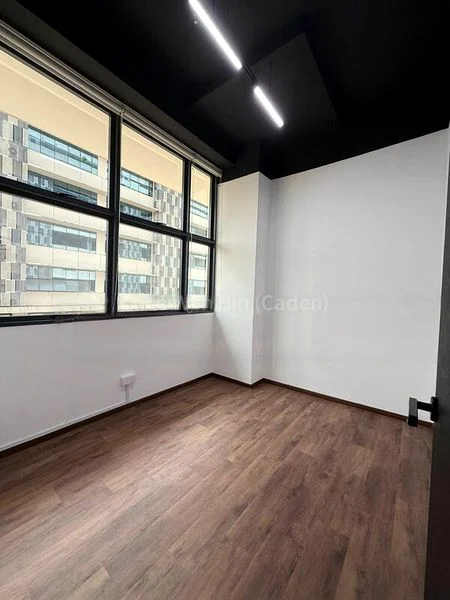 Light Industrial (B1) for Rent: Midview City - Image 5