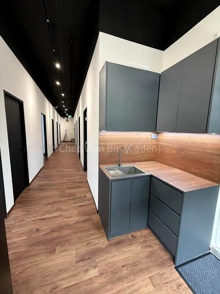 Light Industrial (B1) for Rent: Midview City - Image 7