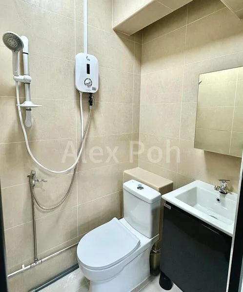 Master Room (Condo) for Rent in People's Park Complex - Image 10