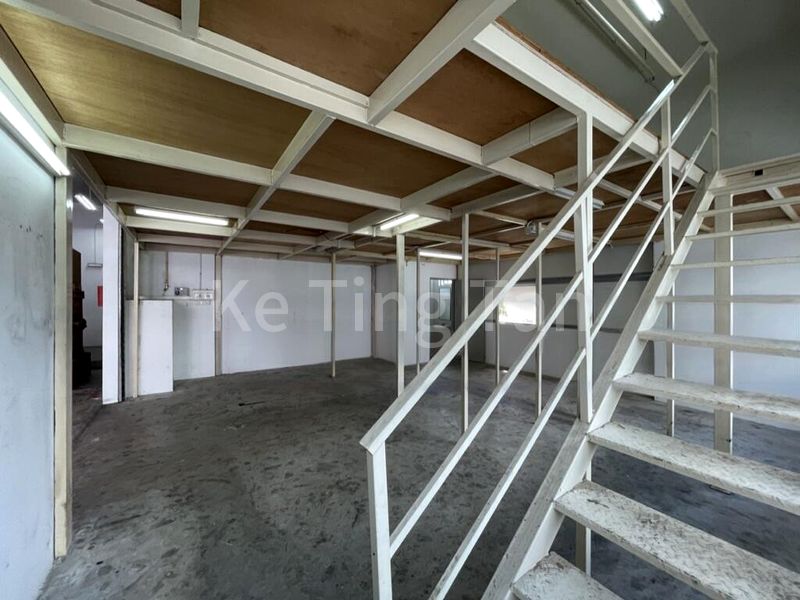 Light Industrial (B1) for Sale: First Centre - Image 3