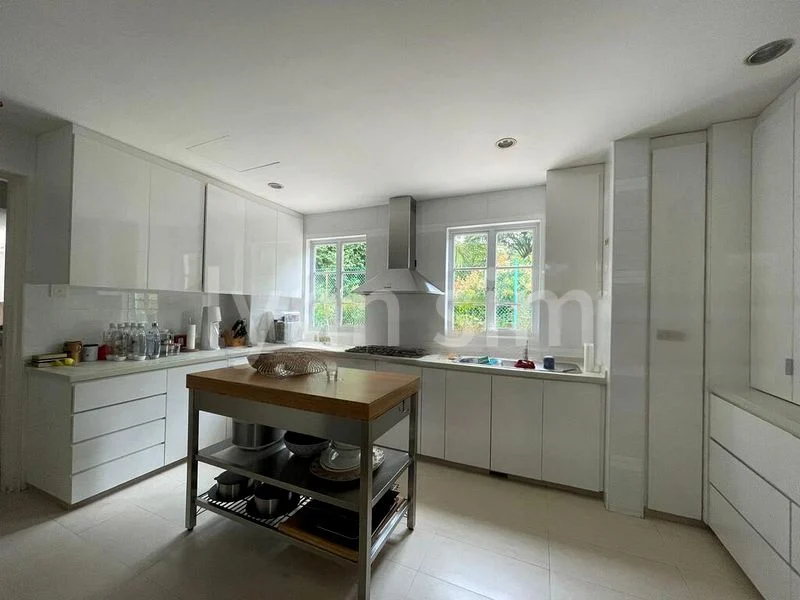 5 Bed Bungalow (Landed) for Rent around  Park Vale - Image 2