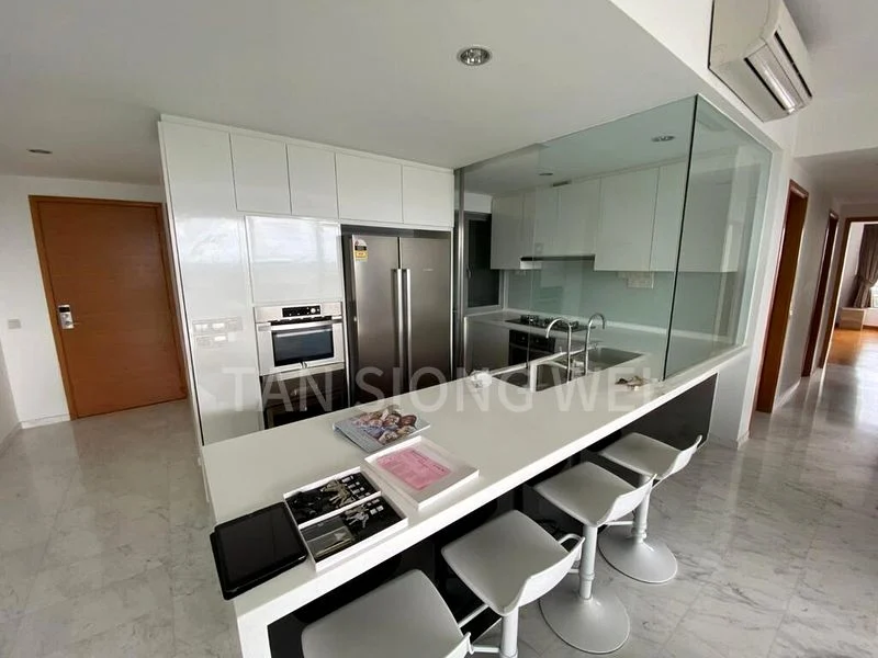4 Bed Condo for Sale in  Centro Residences - Image 4