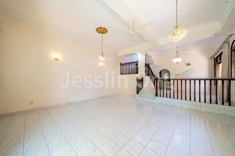 4 Bed Corner Terrace (Landed) for Sale in  Kembangan Estate - Image 1