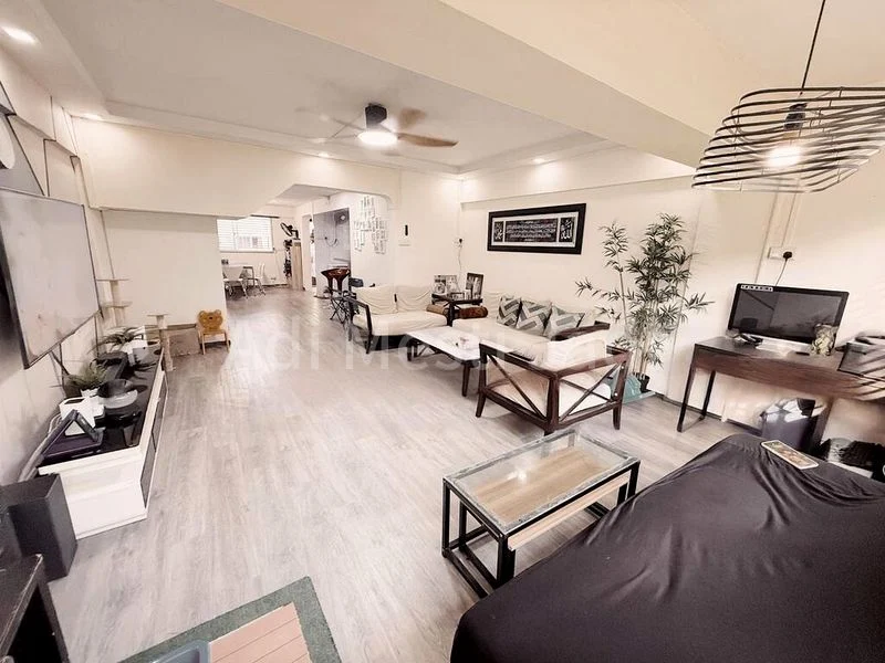 Maisonette HDB for Sale in  542 Bukit Batok Street 52 - Image 2