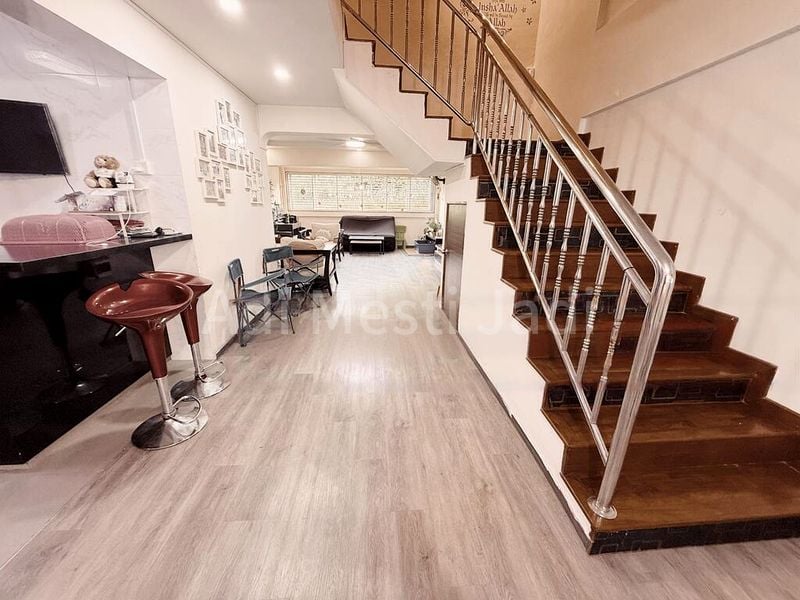 Maisonette HDB for Sale in  542 Bukit Batok Street 52 - Image 1