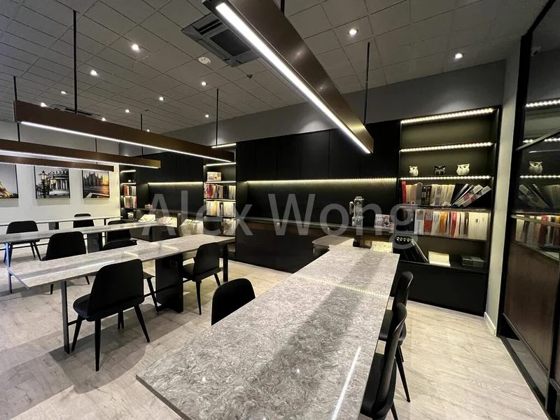 Light Industrial (B1) for Sale: Tradehub 21 - Image 1