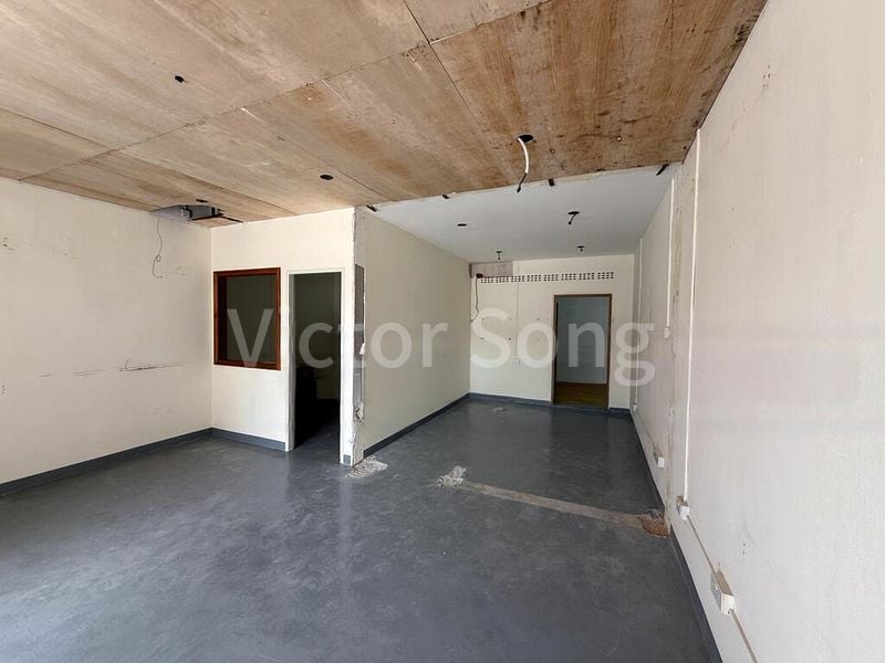 Shop / Shophouse for Sale: Changi Road, Road Facing Shop House - Image 1