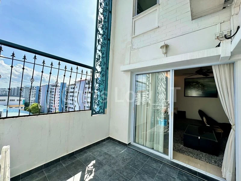 Maisonette HDB for Sale in  466 Pasir Ris Street 41 - Image 1