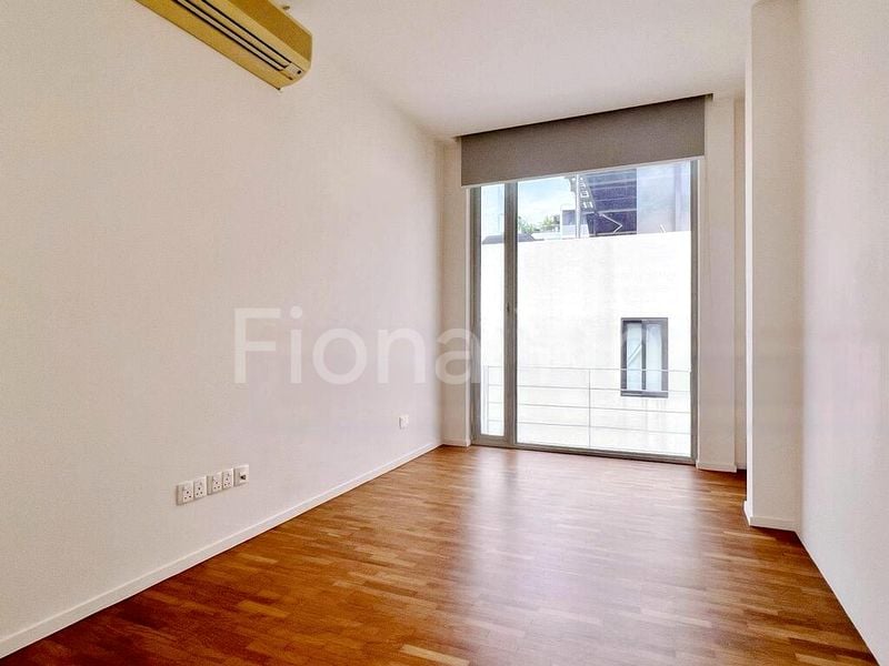 4 Bed Walk-up Apartment (Condo) for Rent in  Emerald Hill Conservation Area - Image 3